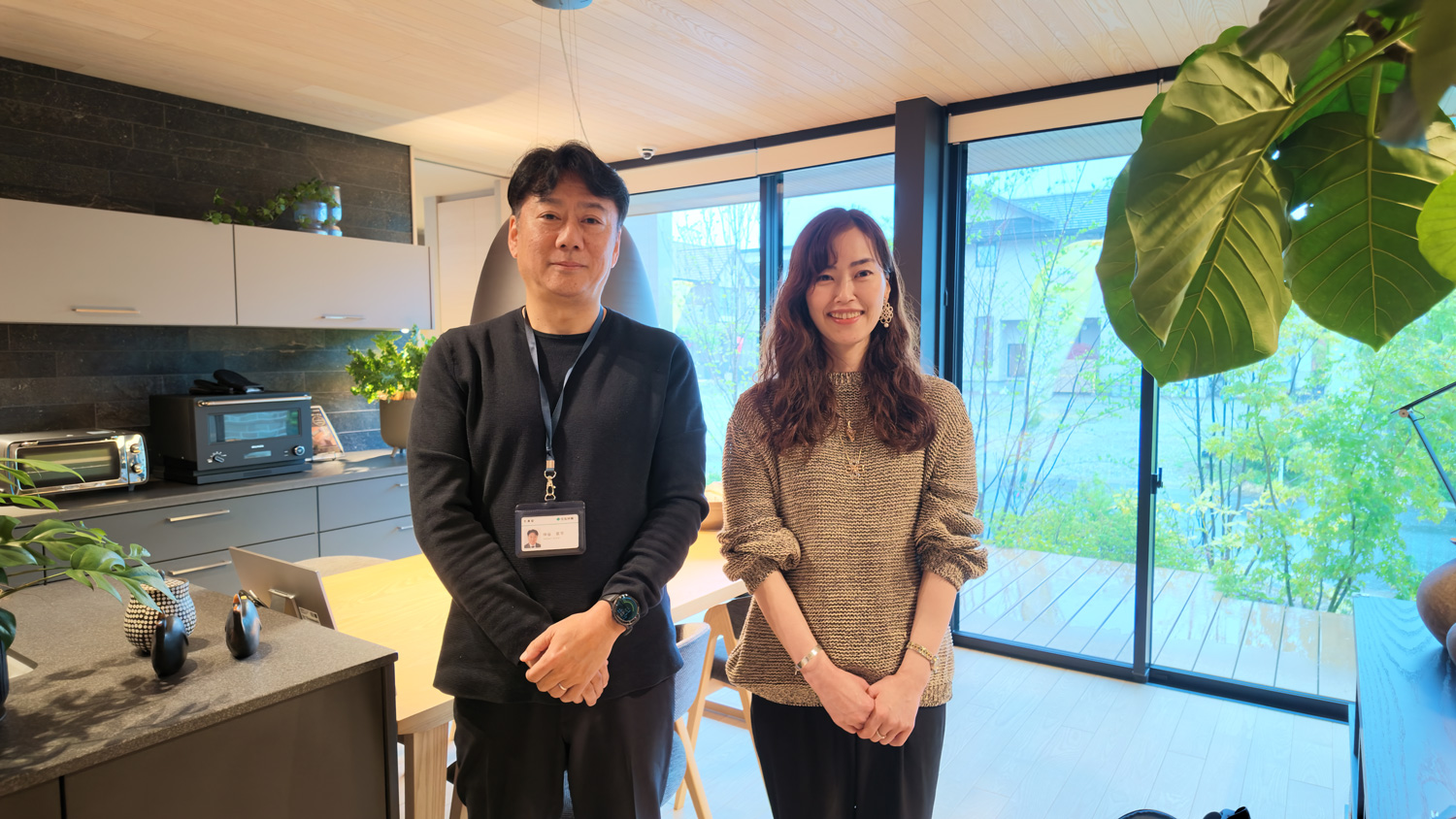 住友林業 仲谷京平さんとパーソナリティの三吉梨香